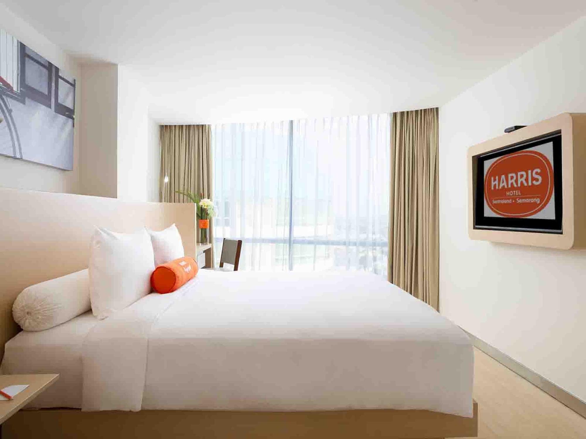 HARRIS Hotel Sentraland Semarang Exterior foto