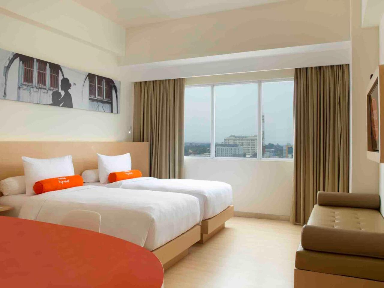 HARRIS Hotel Sentraland Semarang Exterior foto